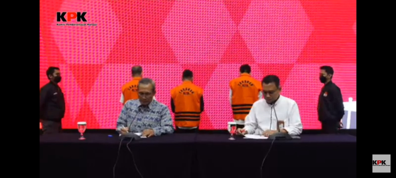 Tersangka TPK Penyaluran Bansos Beras 2022 (Tangkap Layar KPK RI - Youtube)