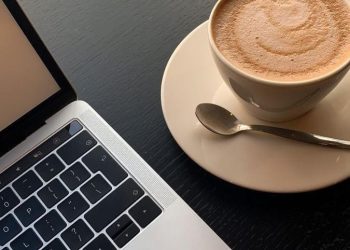 Kerja dari Kafe: Gaya Hidup Baru Anak Muda 