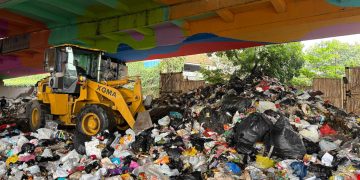 Kolong Pasupati Tak Lagi Jadi TPS, DLH Bandung Lakukan Pengosongan Total