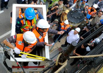 104 Ruas Jalan di Kota Bandung Bebas Kabel Udara, Kick Off Penurunan Kabel Fiber Optik Dimulai