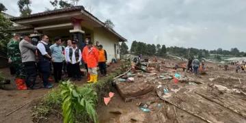 Tinjau Langsung Longsor Cisarua, Gibran Rakabuming: Saya Mohon Maaf Atas Kejadian Ini
