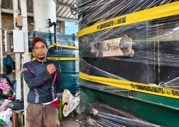 Dua Insinerator Pengolah Sampah di TPS Baturengat Disegel Sampah Warga Menumpuk