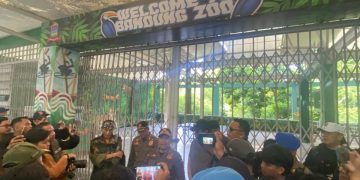 Satpol PP Amankan Aset Kebun Binatang Bandung