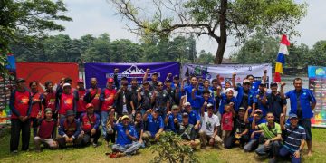 Ratusan Pecinta Mobil Daihatsu Taruna Gelar Kegiatan Pelestarian Alam Situ Cikaret