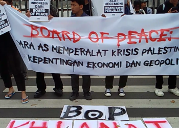 Dukung Palestina Seratusan Mahasiswa dan Santri Geruduk Gedung Sate