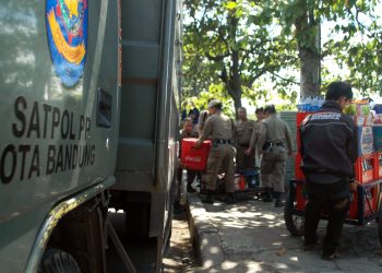 Satpol PP Kota Bandung Akan Tertibkan Pedagang Musiman di Kawasan Terlarang