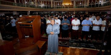 Tarawih Perdana Khidmat, Ramadan Momentum Kebersamaan