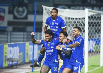 Bantai Madura United,Persib Kokoh di Puncak Klasemen