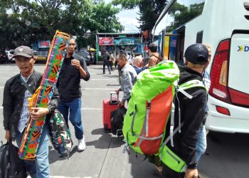 DISDUKCAPIL Kota Bandung Gelar Imbauan Simpatik di Pintu Kedatangan Arus Balik Lebaran