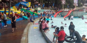 Libur Lebaran, Karang Setra Waterland Dipadati Ribuan PengunjungÂ