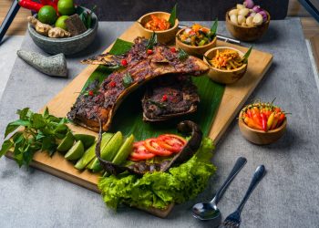 Bukan Rahang Tuna Biasa, Kurnia Seafood Hadirkan Rahang Tuna Bakar Jumbo