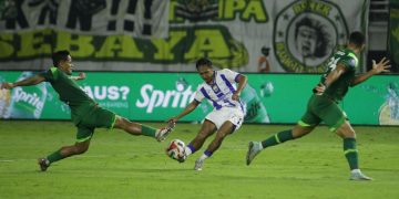 Bermain Cantik, Persib Hanya Bawa Pulang Satu Poin Dari Surabaya