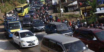 Awas! Cuaca Ekstrem Tingkatkan Potensi Bahaya Saat Puncak Arus Mudik di Nagreg 