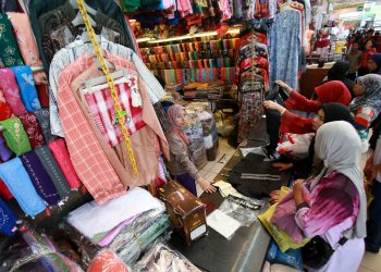 Jelang IdulFitri, Pengunjung Pasar Baru Bandung  Menurun 