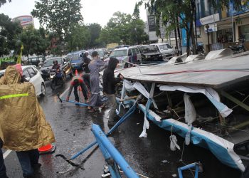 Pemkot Bandung Akan SegeraTertibkan Reklame Ilegal 