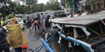 SegeraTertibkan Reklame Ilegal di Bandung