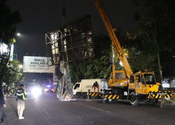 Cuaca Ekstrem, Satpol PP Perketat Penertiban dan Antisipasi Reklame Rawan Roboh