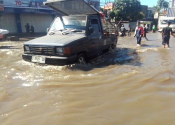 Genangan Banjir Citarum Masih Tutup Jalan Raya Dayeuhkolot, Polisi Siapkan Empat Jalur Alternatif