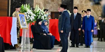 Presiden Prabowo Beri Penghormatan Terakhir untuk Tiga Prajurit TNI